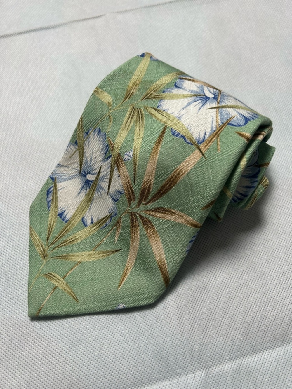 Tommy Bahama silk tropical floral tie